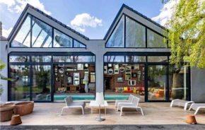 5 Bedroom Gorgeous Home In Breuillet